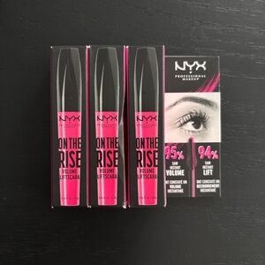 [NWT] NYX On The Rise Volume Liftscara in Black
